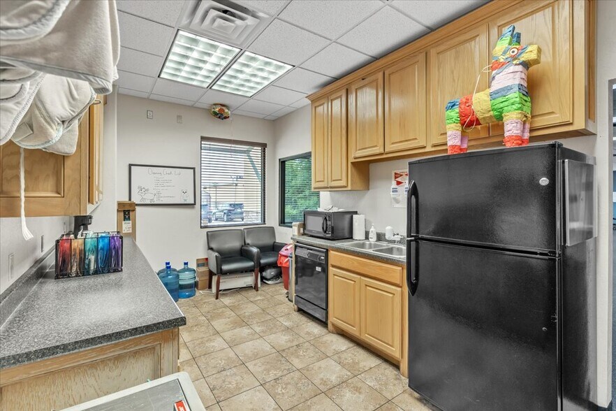 More Photos Of 304 S 29th St, Chickasha Medical For Sale