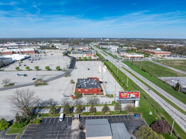 More Photos Of 6045 E 86th St, Indianapolis Restaurant For Sale