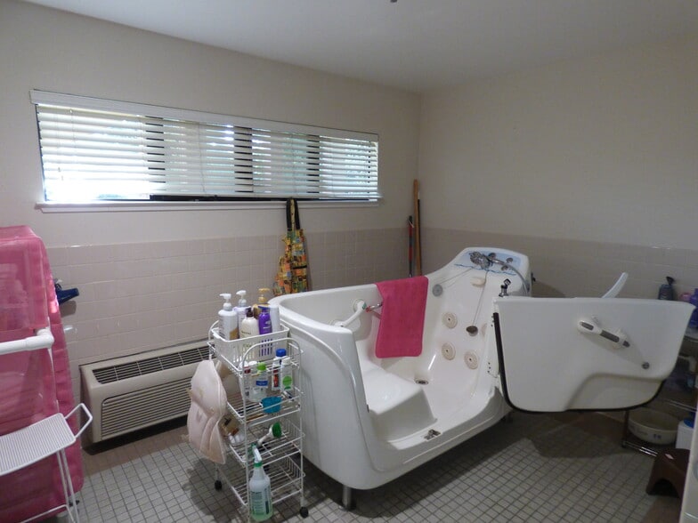 More Photos Of 32951-32965 Alvarado Niles Rd, Union City Congregate Senior Housing For Sale