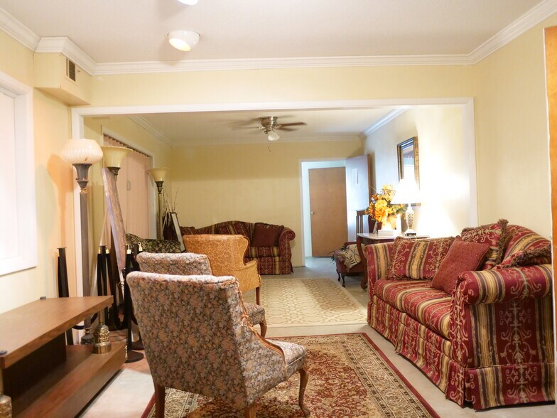 More Photos Of 5 Birkenhead Rd, Savannah Funeral Home For Sale