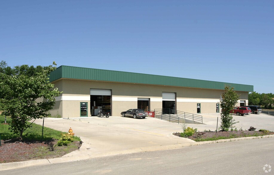 More Photos Of 1224 Valley Ridge Dr, Grain Valley Warehouse For Sale