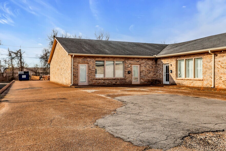 More Photos Of 5 Industrial Park Dr, Hendersonville Freestanding For Sale