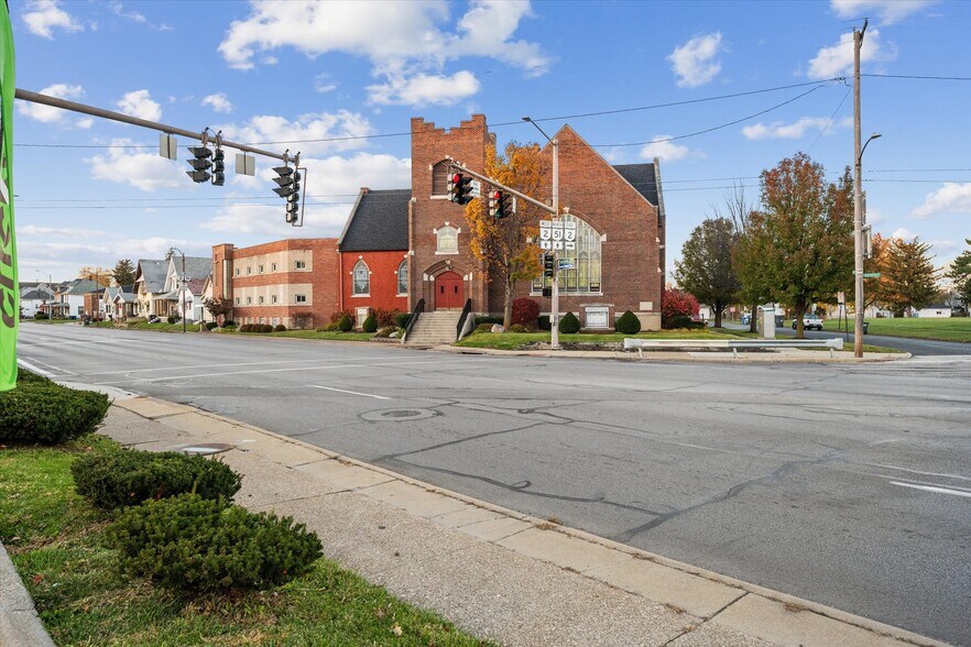 More Photos Of 725 Navarre Ave, Toledo Religious Facility For Sale