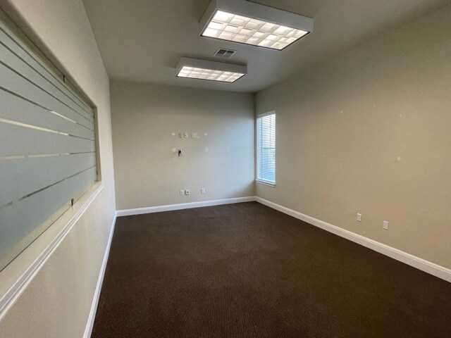 More Photos Of 1920 Corporate Dr, San Marcos Office For Sale
