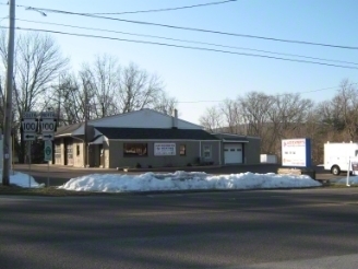 Primary Photo Of 1001 Daisy Point Rd, Pottstown Auto Repair For Lease