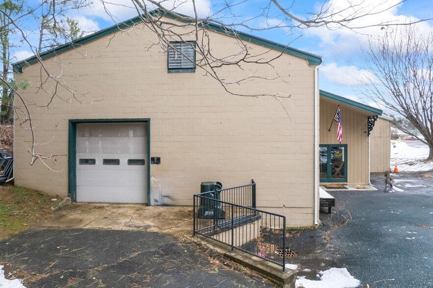More Photos Of 105 E Cornwell Ln, Purcellville Warehouse For Sale