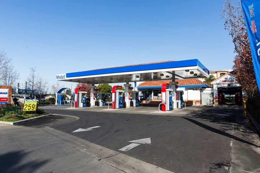 More Photos Of 391 W A St, Hayward Service Station For Lease