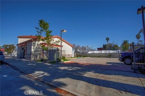 More Photos Of 208 E Holt Ave, Pomona Storefront For Sale