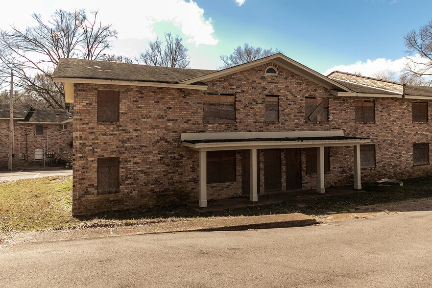 More Photos Of 3081 St. Charles Dr, Memphis Apartments For Sale