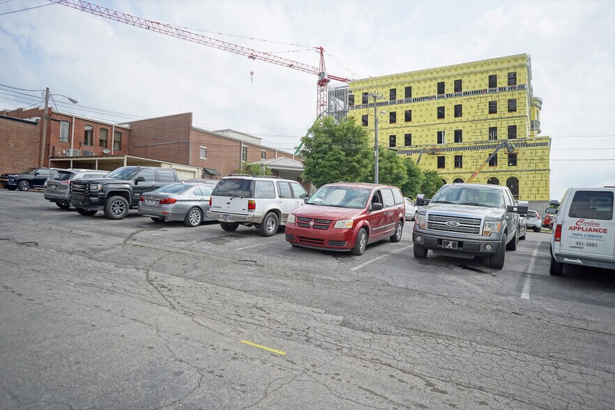 More Photos Of 127 S Water Ave, Gallatin Office Residential For Lease