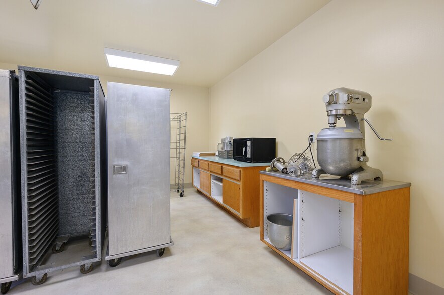 More Photos Of 212 NE D St, Willamina Food Processing For Sale