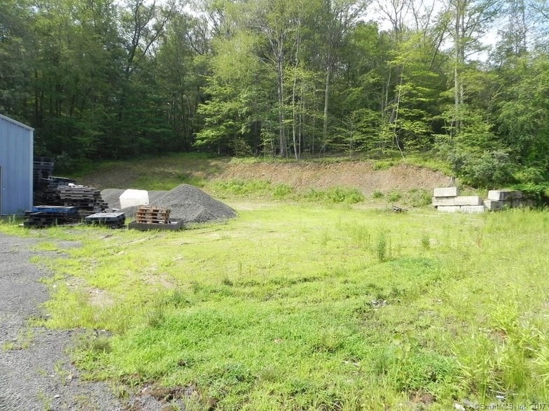 More Photos Of 8 Route 80, Killingworth Warehouse For Lease