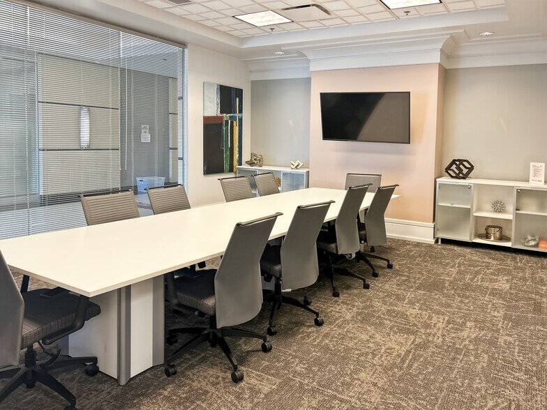 More Photos Of 10752 Deerwood Park Blvd, Jacksonville Coworking Space