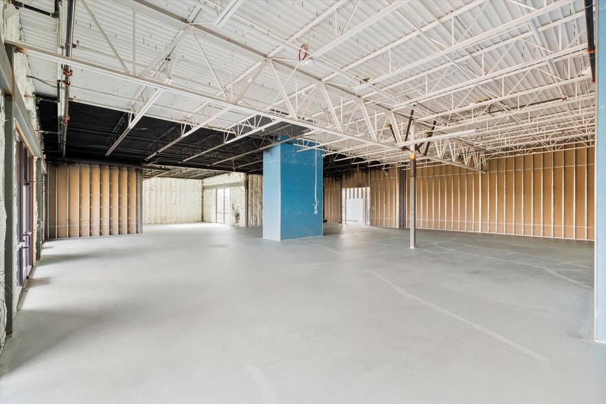 More Photos Of 2660 Old Denton Rd, Carrollton Unknown For Lease
