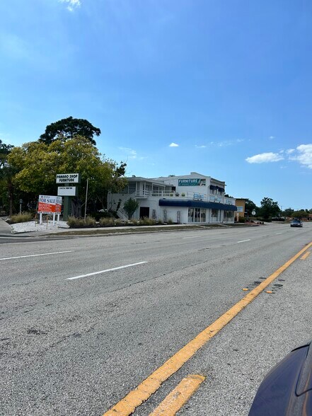 More Photos Of 7782 N Tamiami Trl, Sarasota Storefront Retail Office For Lease