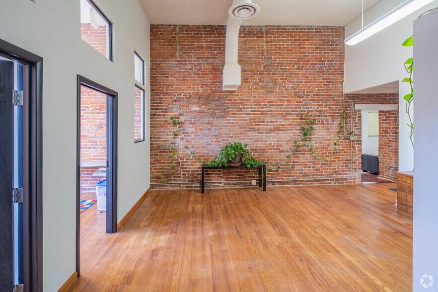 More Photos Of 1530 Blake St, Denver Storefront Retail Office For Lease