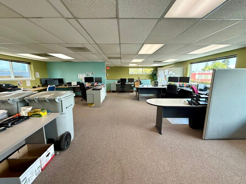 More Photos Of 4201 Aurora Ave N, Seattle Office For Sale