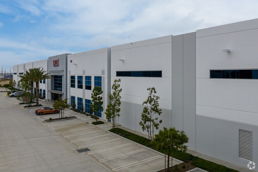 More Photos Of 1204 N Miller St, Anaheim Unknown For Lease