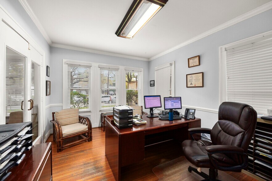 More Photos Of 708 Sul Ross St, Houston Office Residential For Sale