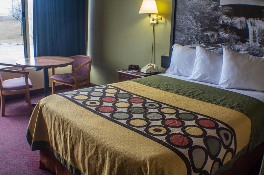 More Photos Of 8040 Perry Hwy, Erie Hotel For Sale