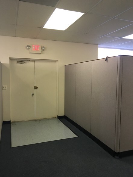 More Photos Of 684 Whitehead Rd, Lawrenceville Medical For Sale