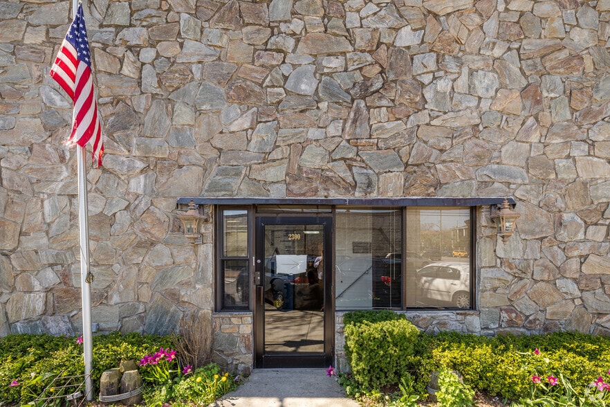 More Photos Of 2300 E 69th St, Brooklyn Warehouse For Lease