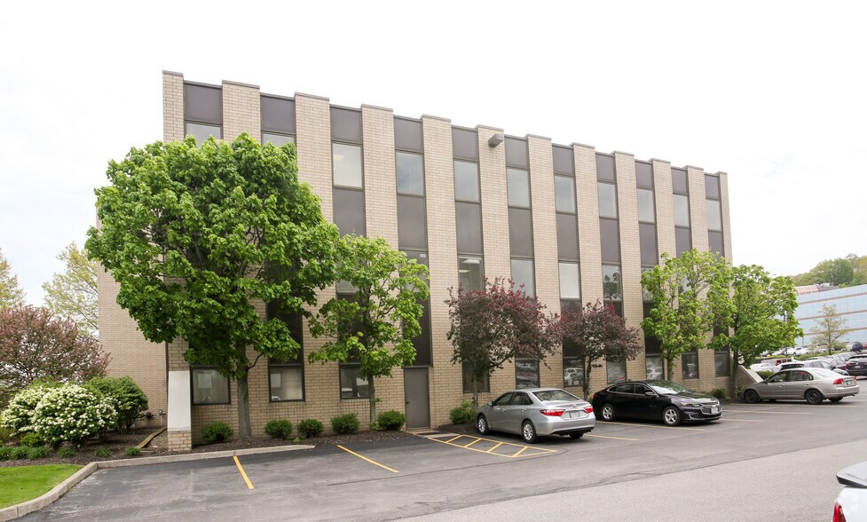 More Photos Of 6300 Rockside Rd, Independence Office For Lease