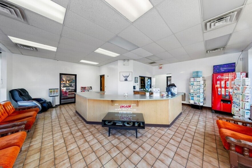 More Photos Of 18 W Merchants Dr, Montgomery Auto Repair For Sale