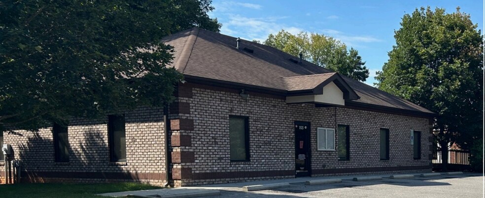 Primary Photo Of 1525 Davie Ave, Statesville Medical For Sale