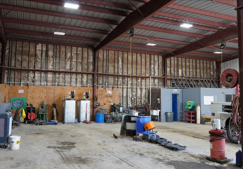 More Photos Of 1812 Avenue J, Galena Park Warehouse For Lease