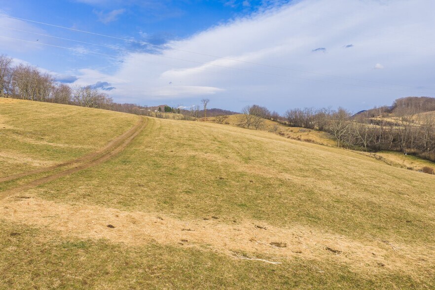 More Photos Of 230 Barn Ave, North Tazewell Land For Sale