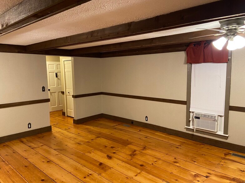 More Photos Of 3568 Avon St, Hartland Storefront Retail Residential For Sale