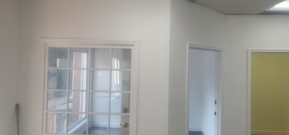 More Photos Of 861 Holcomb Bridge Rd, Roswell Office For Lease