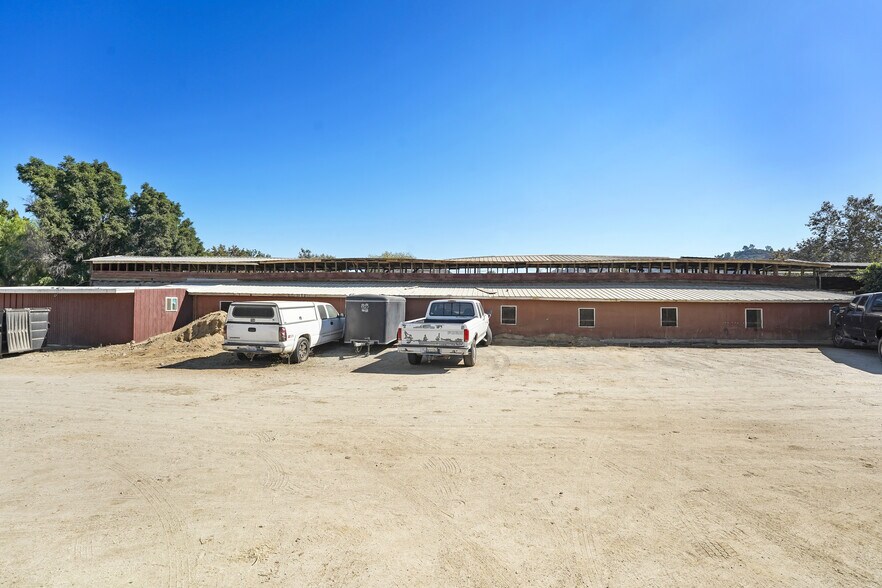 More Photos Of 1840 Riverside Dr, Glendale General Retail For Sale