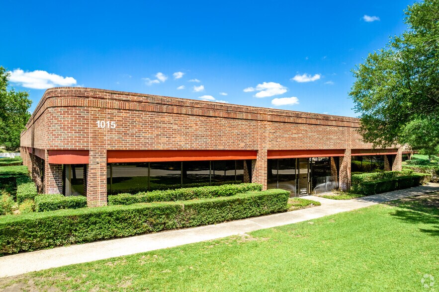 More Photos Of 1015 N Central Pky, San Antonio Office For Lease