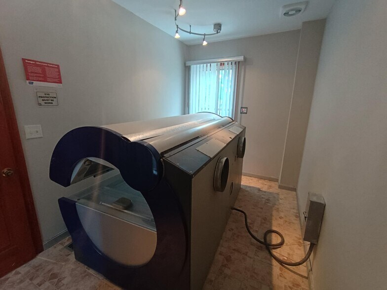 More Photos Of 25 Hamilton St, Saugus Storefront Retail Residential For Lease