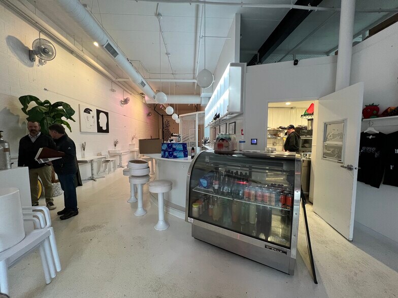 More Photos Of 1401-1431 Northern Ct, Madison General Retail For Sale