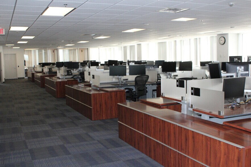 More Photos Of 1500 Main St, Springfield Medical For Lease