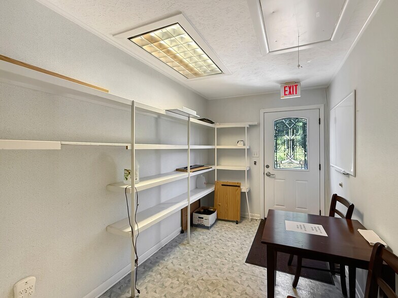 More Photos Of 420 Durant St, South Hill Office For Sale