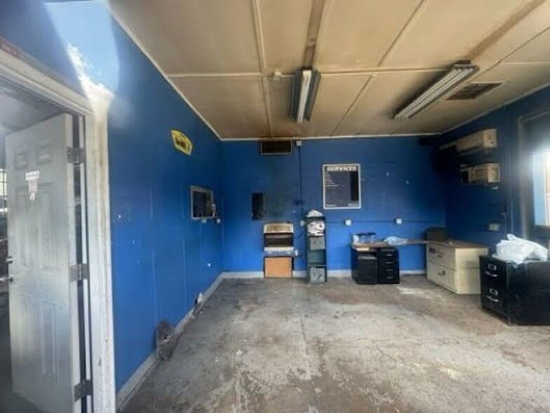 More Photos Of 130 Melmore St, Tiffin Auto Repair For Sale