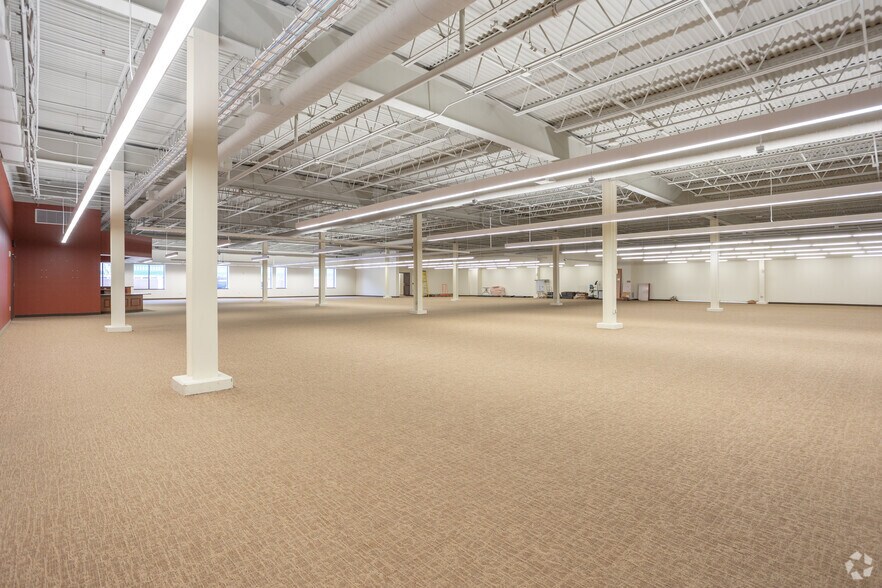 More Photos Of 313 S Capitol Ave, Lansing Office For Sale