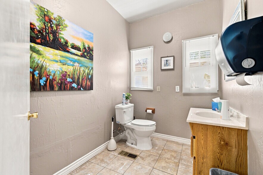 More Photos Of 1361 Esplanade Rd, Chico Office For Sale