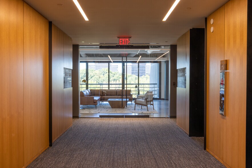 More Photos Of 4151 Ashford Dunwoody Rd NE, Atlanta Office For Lease