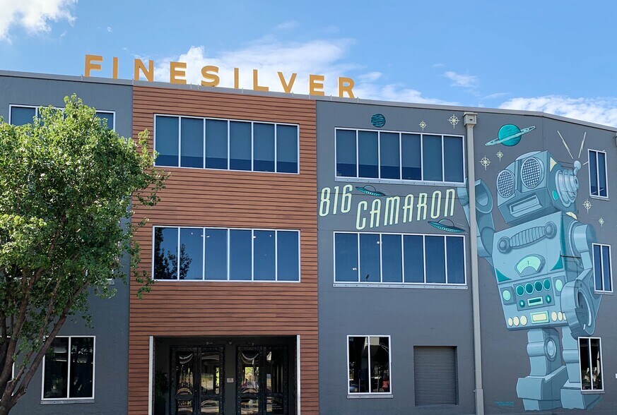 More Photos Of 816 Camaron St, San Antonio Office For Sale