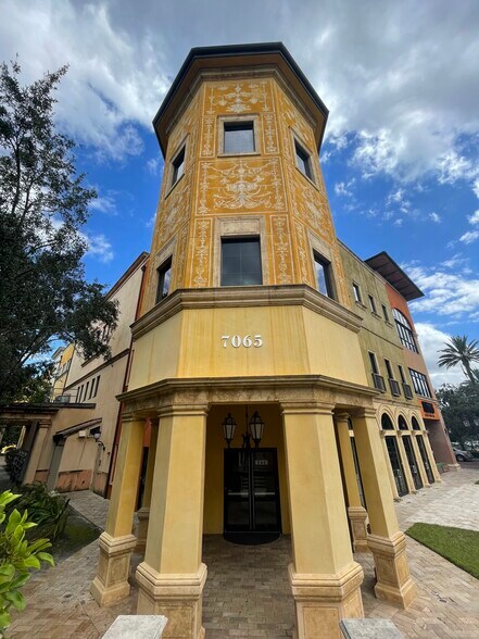 More Photos Of 7065 Westpointe Blvd, Orlando Loft Creative Space For Sale