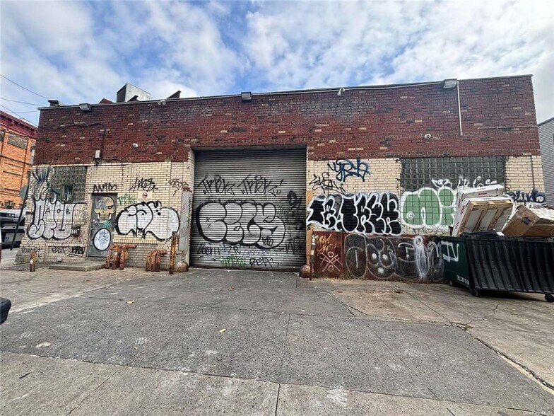 More Photos Of 122 Kingsland Ave, Brooklyn Warehouse For Sale
