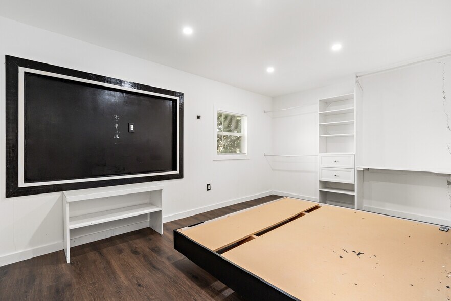 More Photos Of 3212 Robinson Dr, Waco Office Residential For Sale
