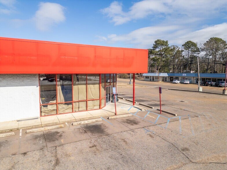 More Photos Of 245 Alabama St, Columbus Freestanding For Sale