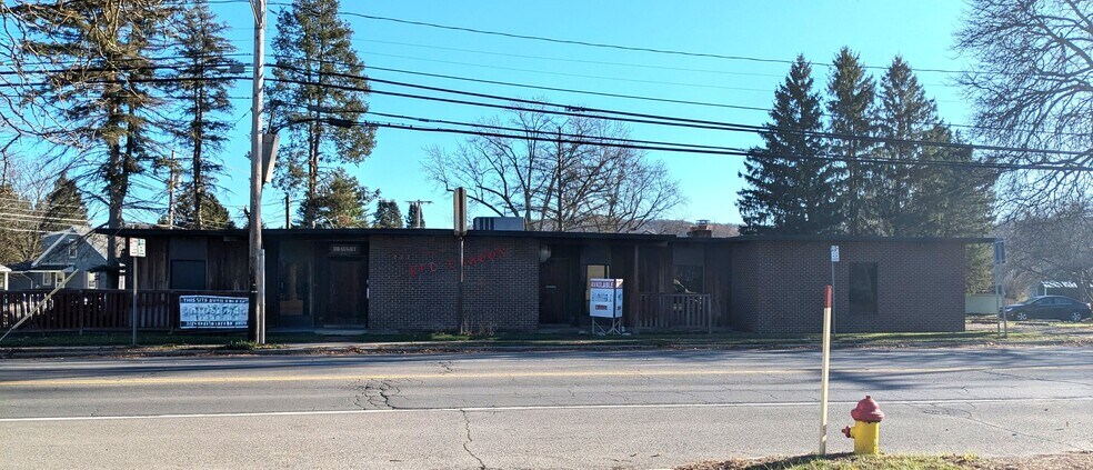 Primary Photo Of 219 1/2 Tompkins St, Cortland Freestanding For Sale