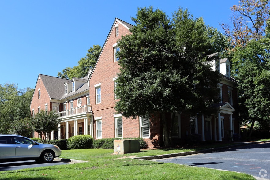 More Photos Of 6111 Peachtree Dunwoody Rd NE, Atlanta Office For Lease